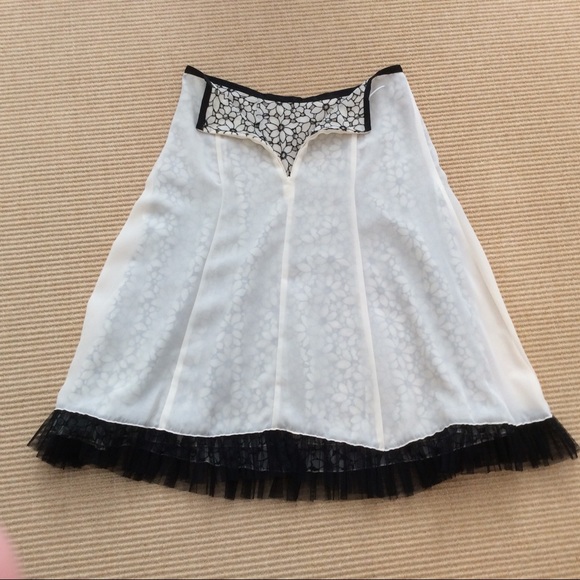 Jax Black & White Floral Embroidered Skirt Size 8 - Picture 8 of 13